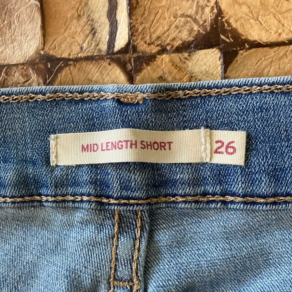 Levi Mid Length Shorts - Picture 4 of 4